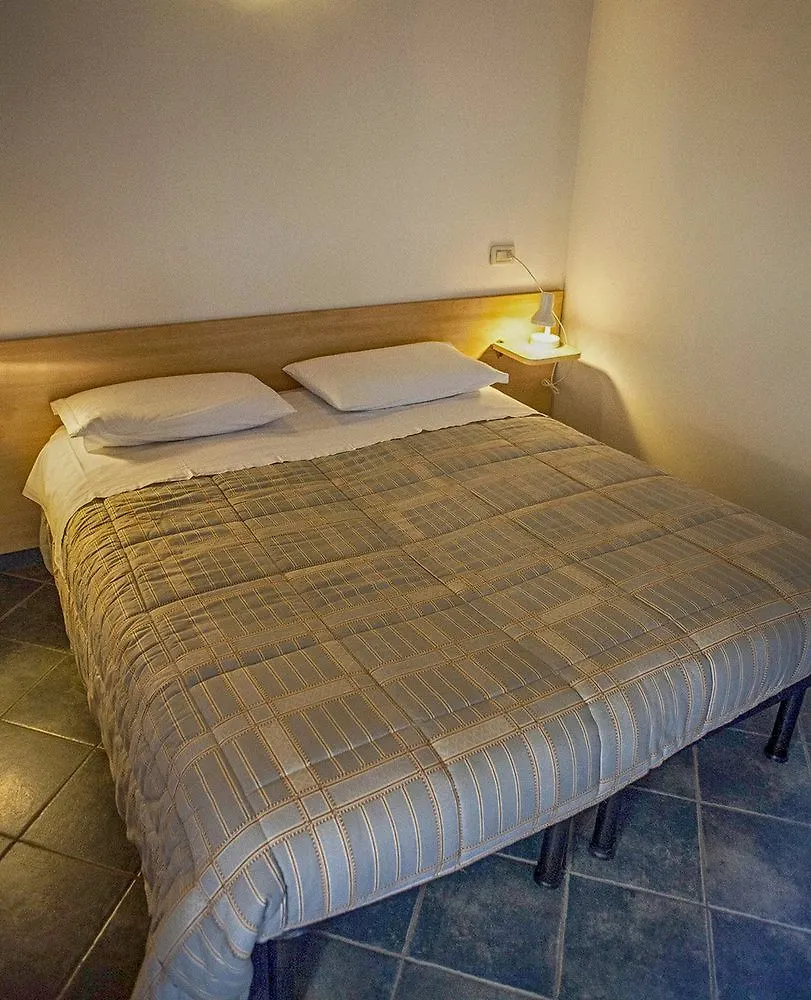 Aparthotel Residence Il Melograno Manerba del Garda Italia
